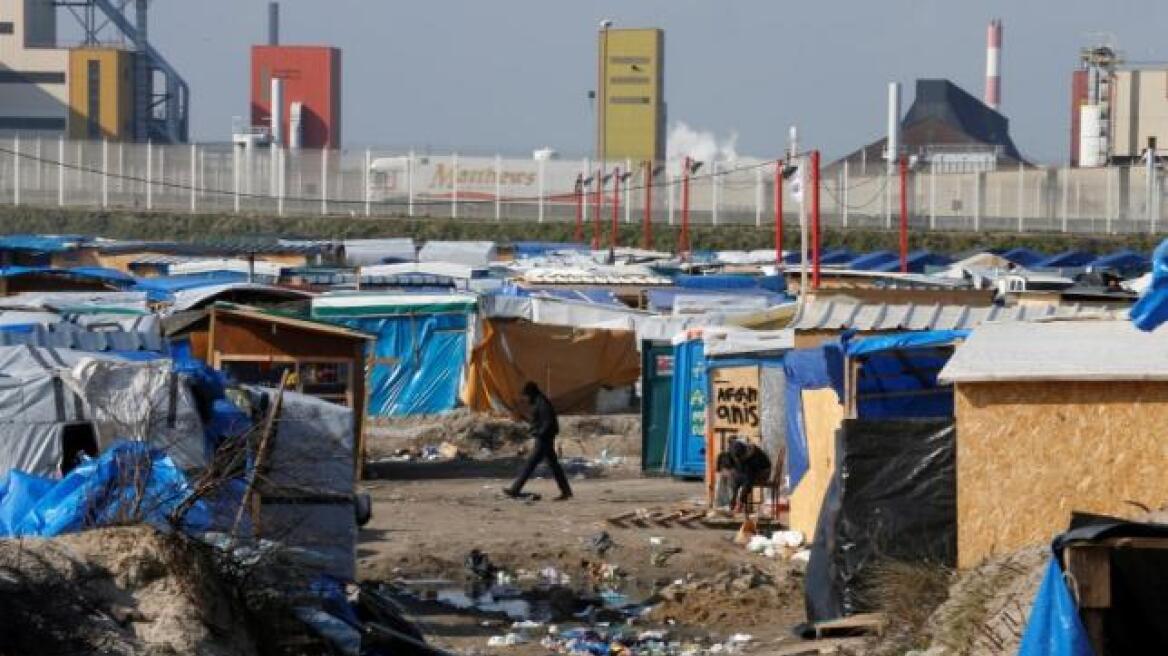 «Βουλιάζει» από πρόσφυγες το Καλαί - Αριθμός ρεκόρ στον καταυλισμό