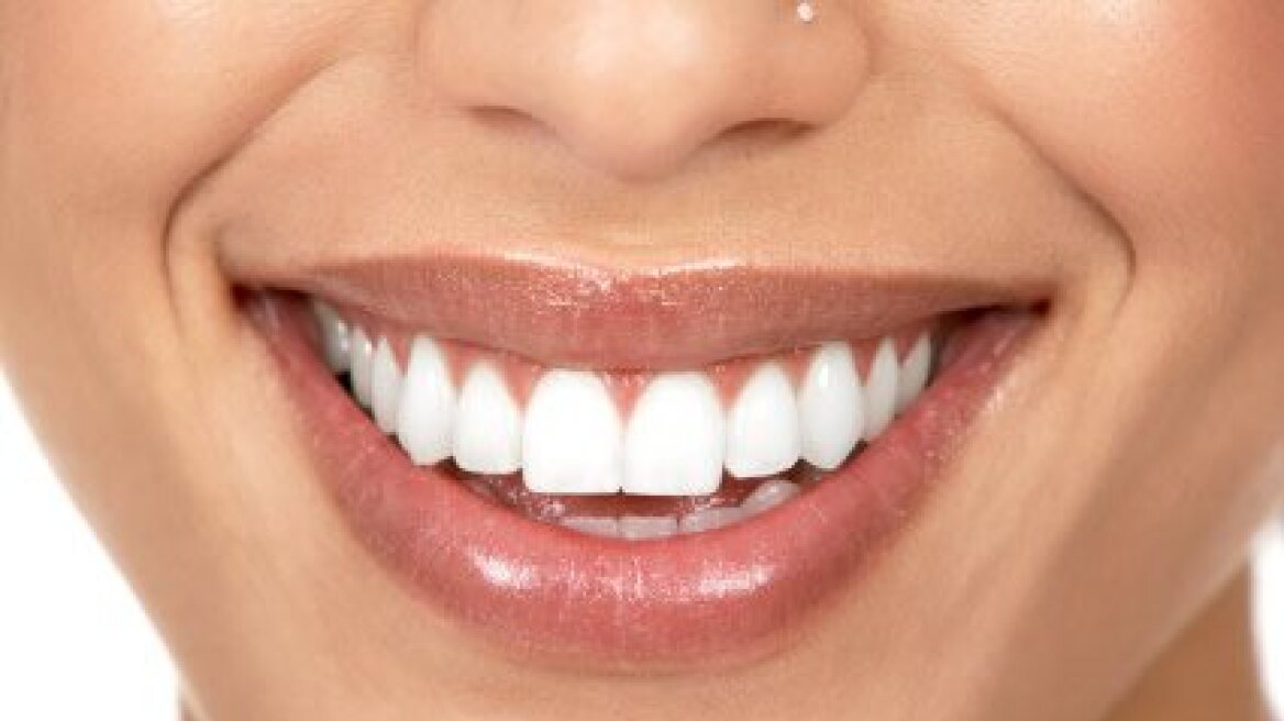 Οι 10 μύθοι για τη φροντίδα των δοντιών
