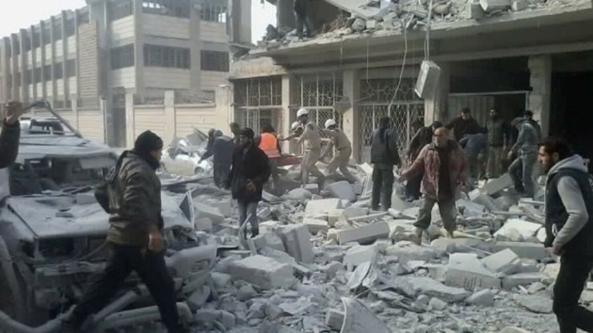 Συρία: Δεκάδες νεκροί και τραυματίες από αεροπορικές επιδρομές στην Ιντλίμπ