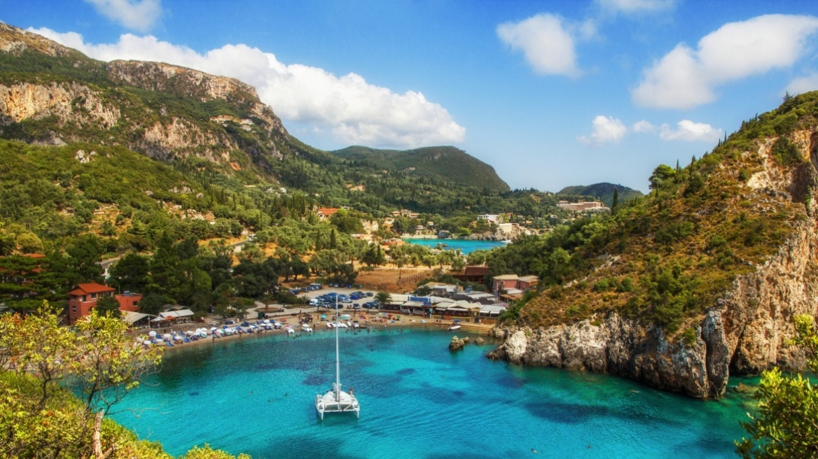 Ποια ελληνικά νησιά επιλέγουν φέτος οι ξένοι για τις καλοκαιρινές διακοπές τους