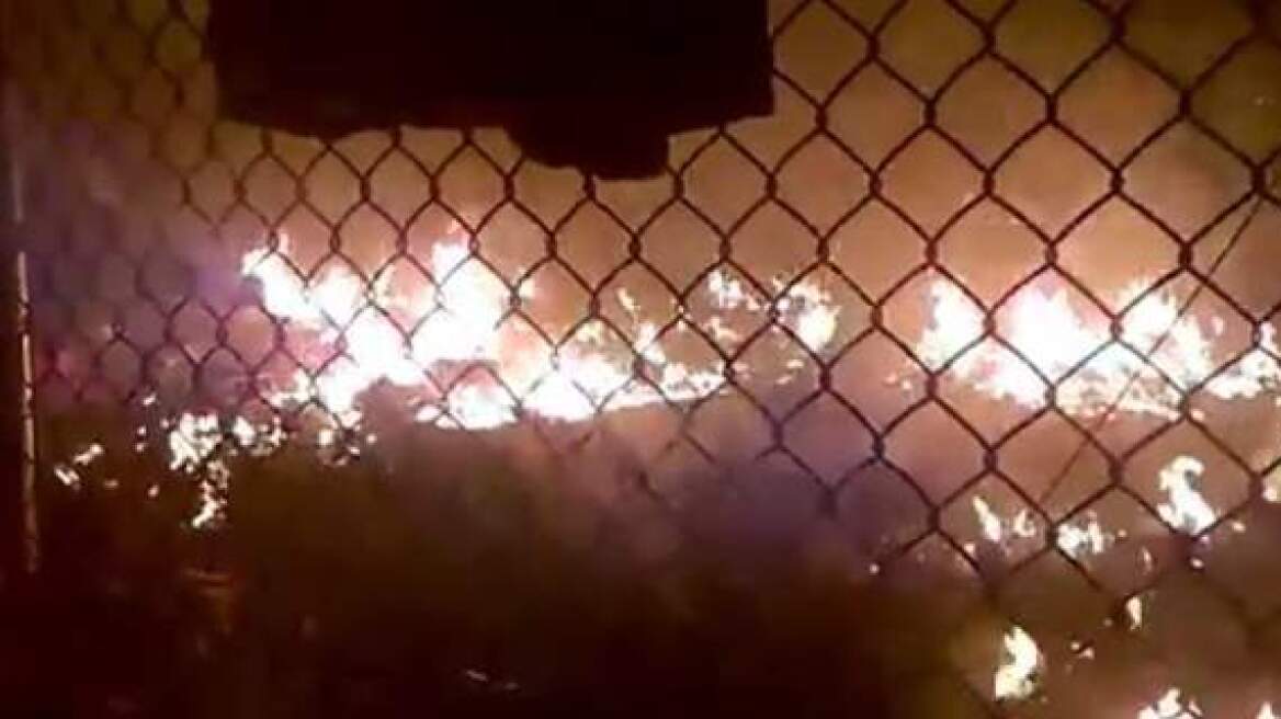 «Καζάνι που βράζει» το hotspot της Μόριας: Μετανάστες έβαλαν φωτιά μετά από καβγά