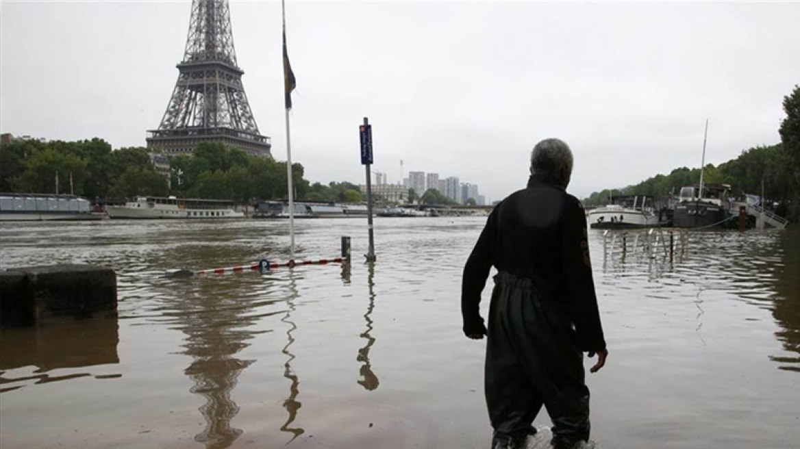 Το Παρίσι «πνίγεται» και ο Βαλς θέλει να μην «βραχεί»