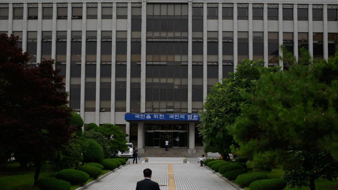 Νότια Κορέα: Αυτόχειρας έπεσε στο κεφάλι περαστικού και τον σκότωσε