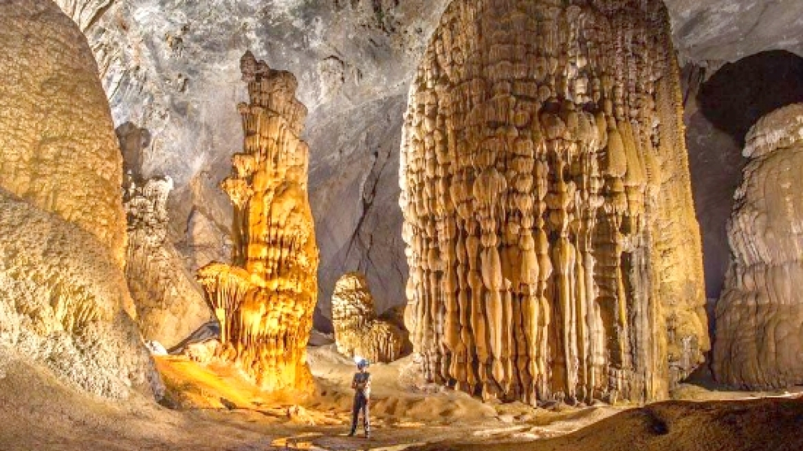 Πέντε απίστευτα σπήλαια για να μείνετε - Το ένα στη Σαντορίνη!