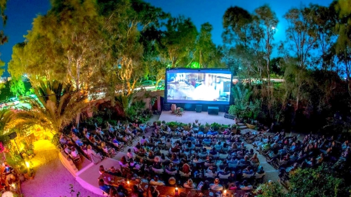 Santorini open cinema in top 12 Europe list (photos)