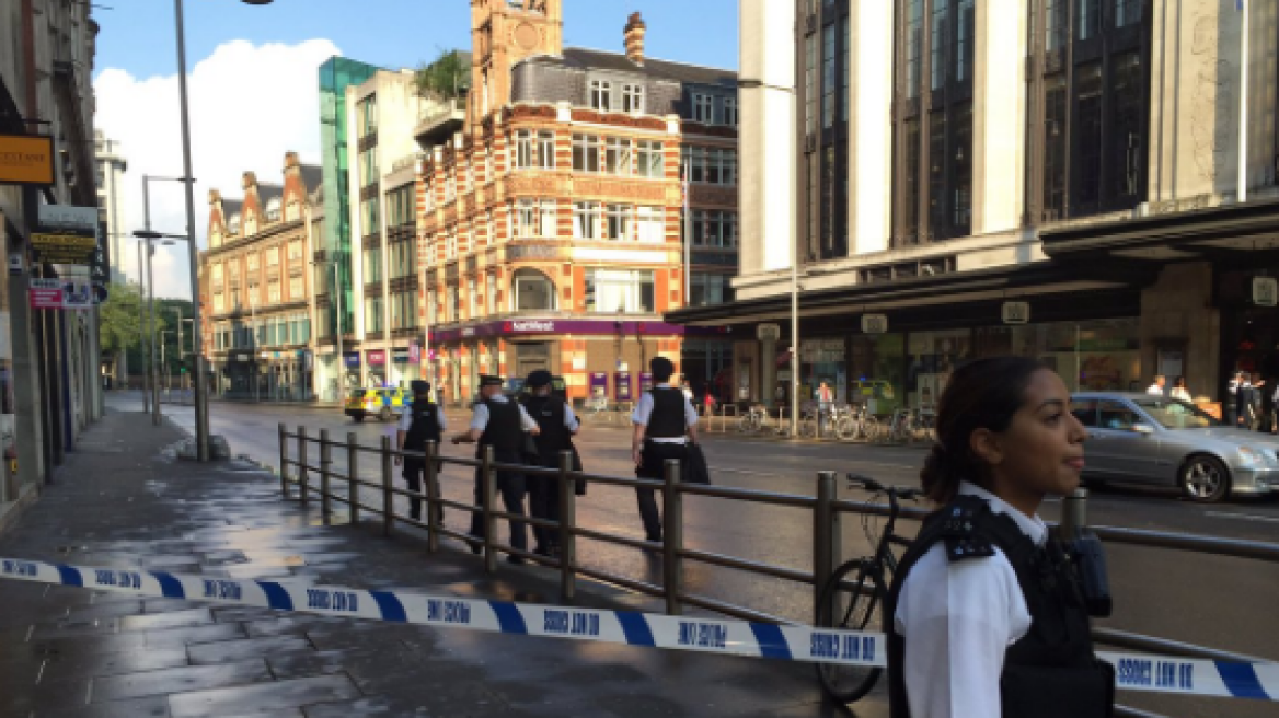 Ελεγχόμενη έκρηξη σε ύποπτο ΙΧ έξω από την πρεσβεία του Ισραήλ στο Λονδίνο 