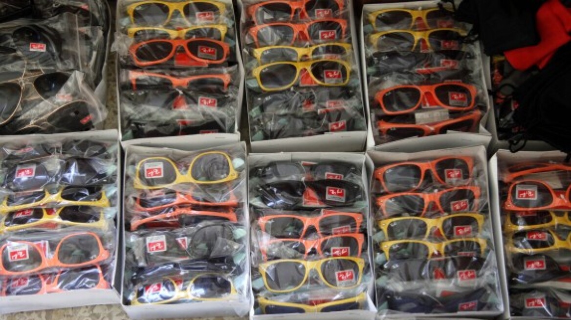 Μόνο 2 στους 10 αγοράζουν γυαλιά ηλίου από καταστήματα οπτικών
