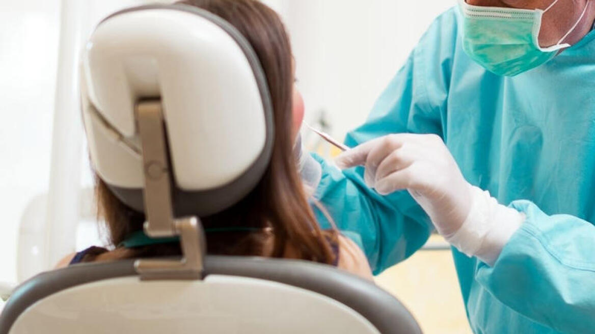 «SOS» από οδοντιάτρους: Προσοχή στους «μαϊμού» γιατρούς με τις φτηνές υπηρεσίες