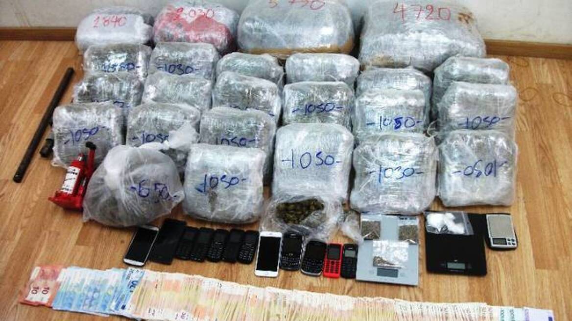 Εξαρθρώθηκε μεγάλη σπείρα ναρκωτικών - 32 συλλήψεις