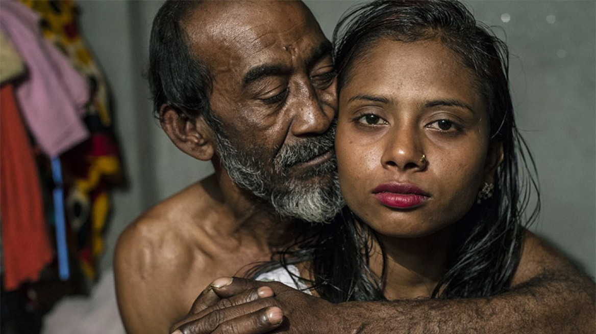 Φωτογραφίες: Η ζωή μέσα σε οίκο ανοχής στο Μπαγκλαντές