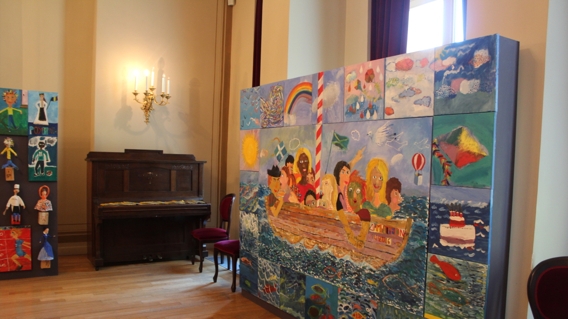 «Ένα σπίτι, μια πατρίδα, ο ίδιος ουρανός»: Έκθεση ζωγραφικής από τα παιδιά για τα παιδιά