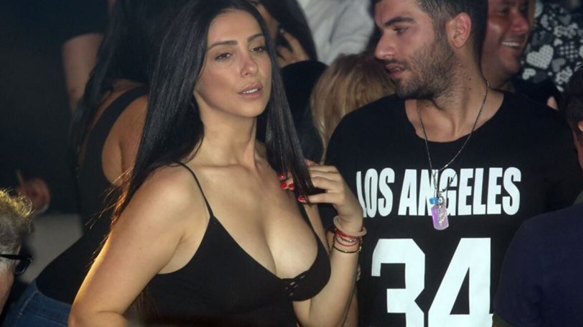 Busty Velaria Chopsonidou with ex on a night out (photo)