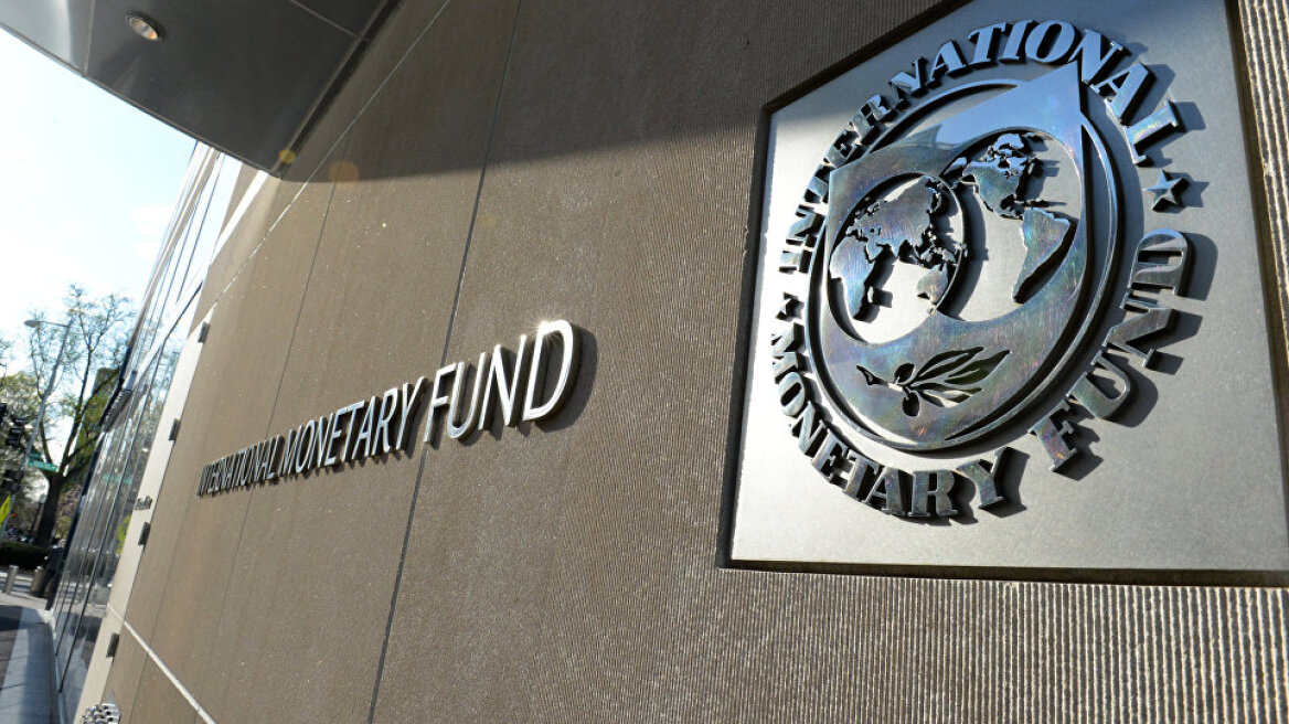 ΔΝΤ: Ζητά νέα μέτρα στα εργασιακά και ελάφρυνση του χρέους