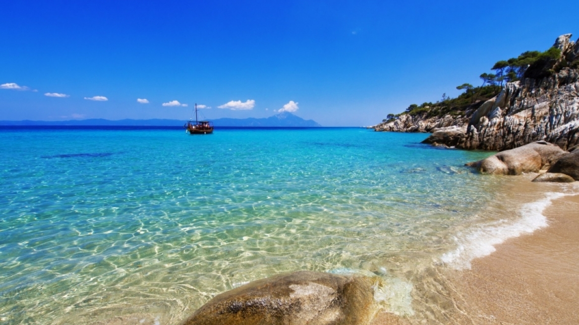 Πού θα ταξιδέψουν οι Ελληνες για το τριήμερο του Αγ. Πνεύματος