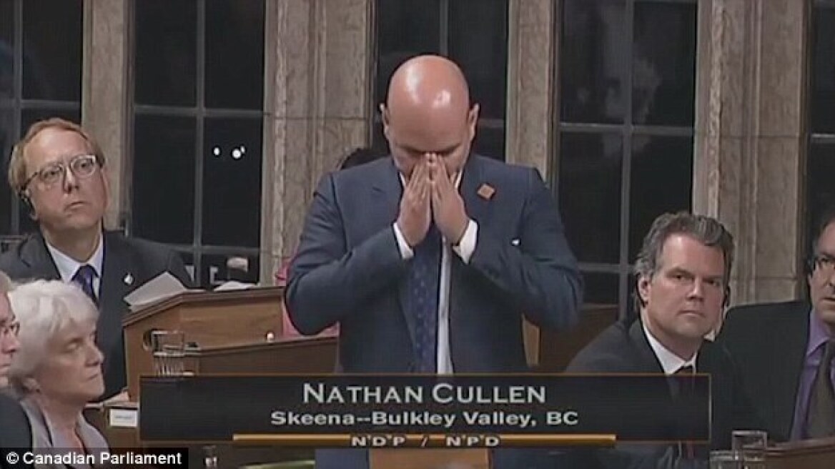 Καναδάς: Βουλευτής ξέσπασε σε κλάματα στη Βουλή μιλώντας για την Τζο Κοξ