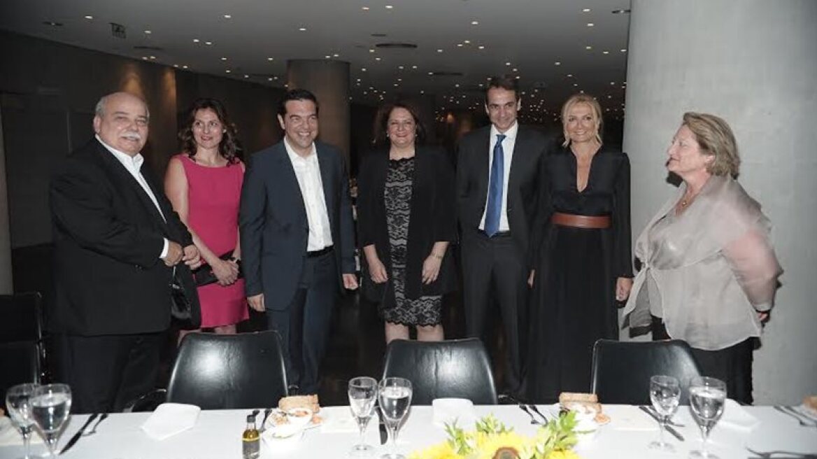 Tsipras-Mitsotakis attend a joint dinner