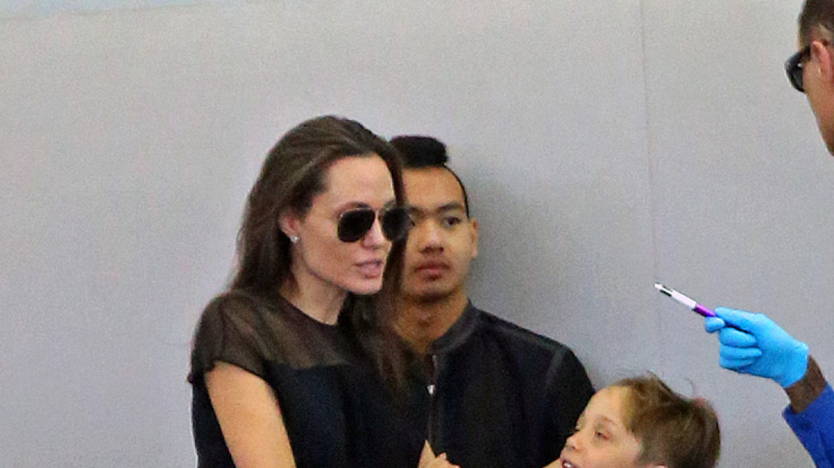 Angelina Jolie: Η τρυφερή στιγμή με τον γιο της 