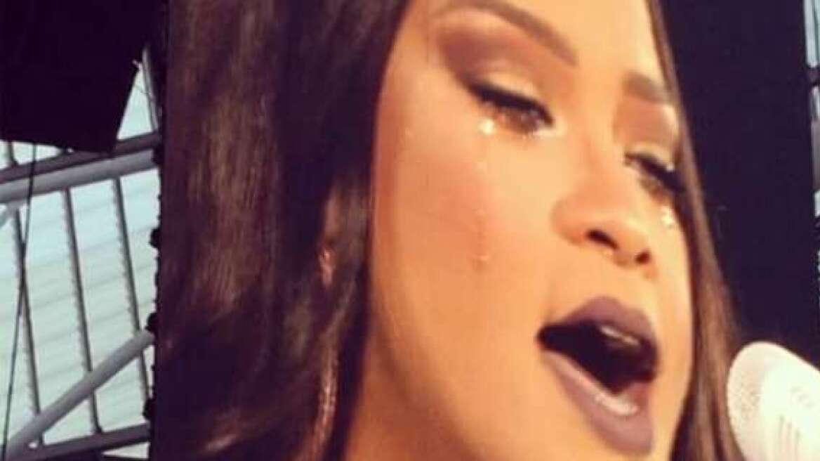 Βίντεο: Ξέσπασε σε κλάματα η Rihanna επί σκηνής 