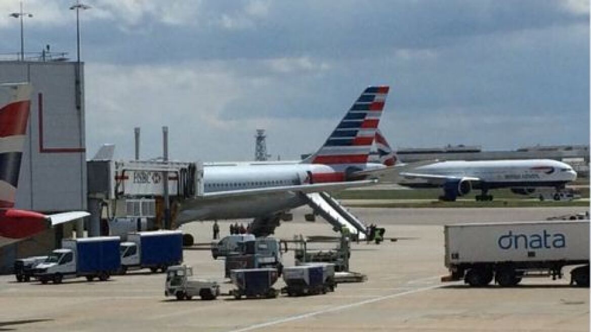 Βίντεο: Αναστάτωση στο Χίθροου - Εκκενώθηκε αεροσκάφος της American Airlines