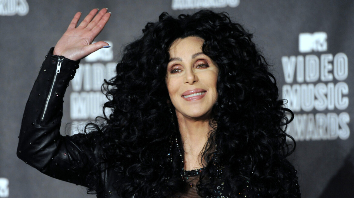 «Συγγνώμη» από τη Cher για το «αναίσθητο» tweet της για την Κωνσταντινούπολη