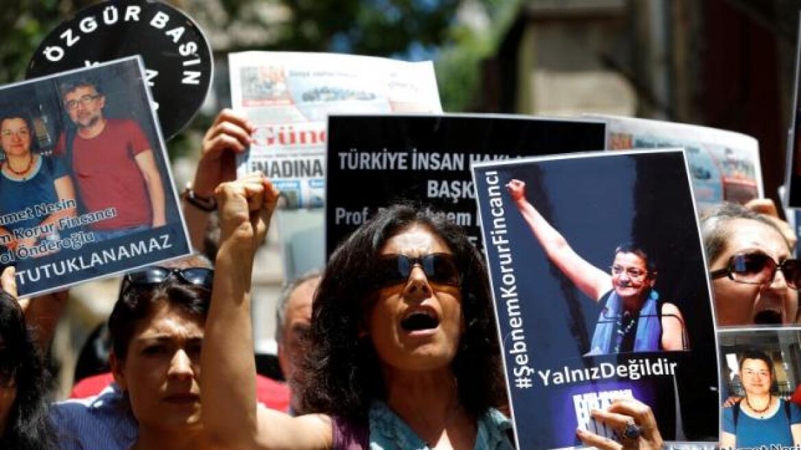 Τουρκία: Προσωρινά ελεύθεροι δύο ακτιβιστές της ελευθερίας του Τύπου
