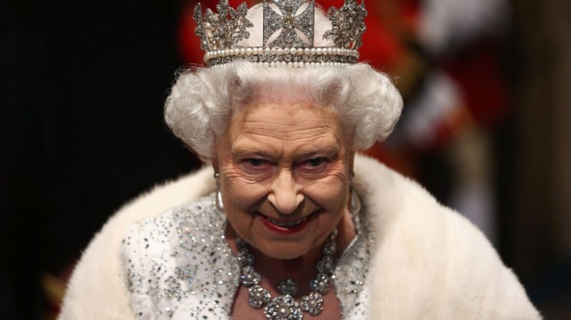 Εκπομπή του BBC κορόιδεψε τη σεξουαλική ζωή της βασίλισσας και... βρήκε τον μπελά της