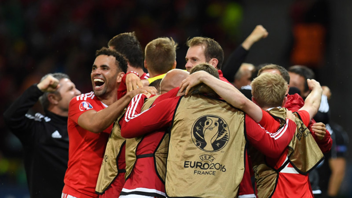 Η Ουαλία κέρδισε 3-1 το Βέλγιο και πήρε ιστορική πρόκριση στους «4» 