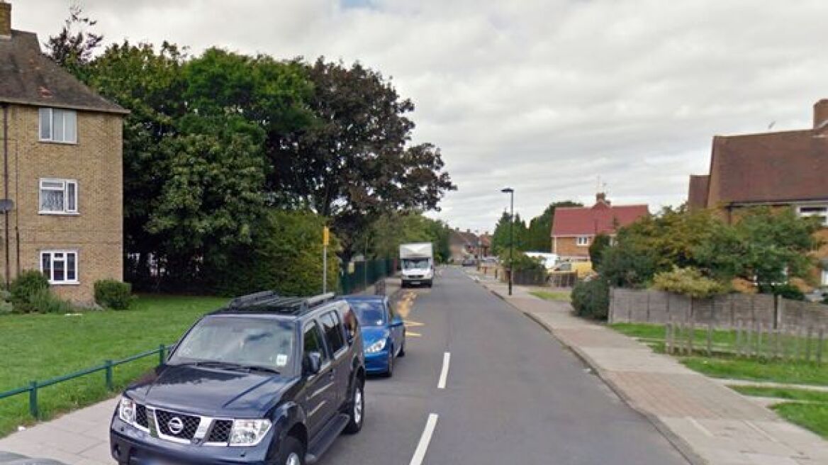 Βρετανία: Νεαρός έκλεψε παρκαρισμένο αυτοκίνητο με δύο παιδιά