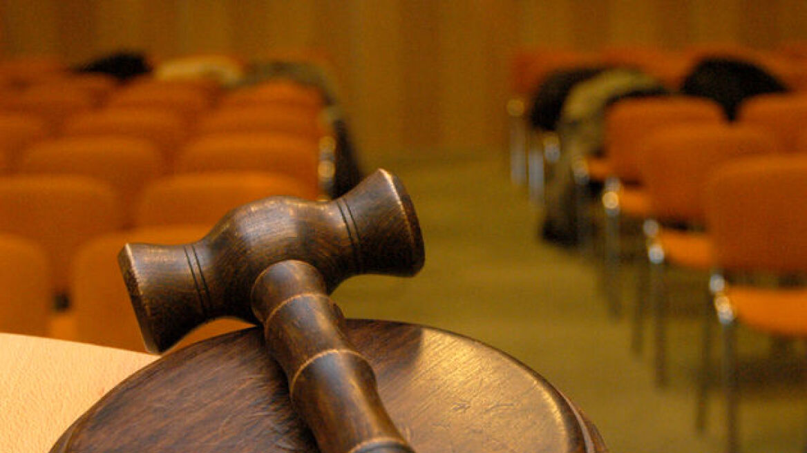 Δίκη-«μαμούθ» με 104 κατηγορούμενους για το «παραδικαστικό 2»