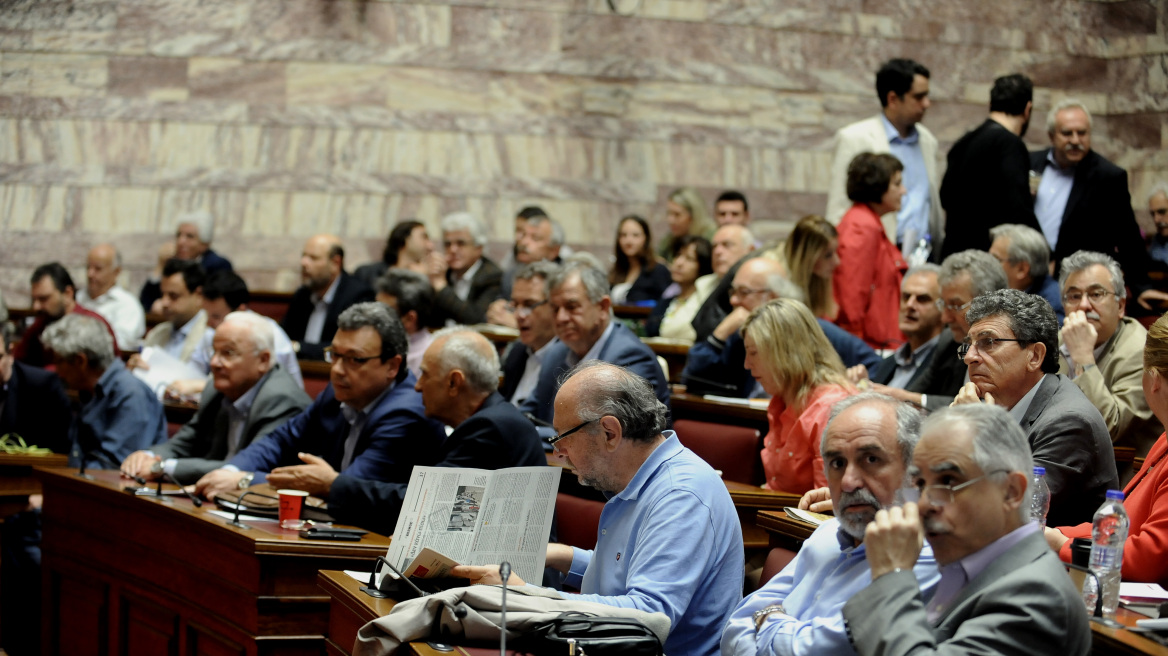 «Άδικη η κατάργηση του ΕΚΑΣ» λένε τώρα οι βουλευτές του ΣΥΡΙΖΑ
