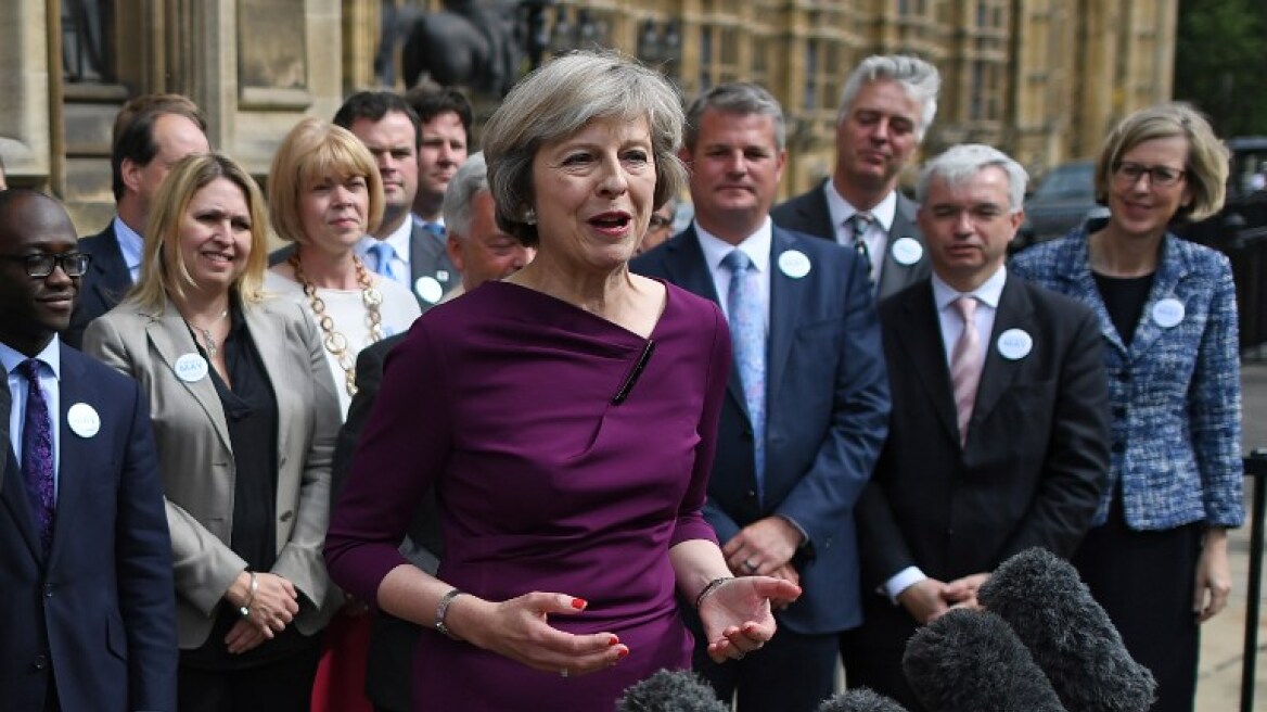 Βρετανία: Προβάδισμα Μέι για τη θέση της πρωθυπουργού δείχνουν οι δημοσκοπήσεις