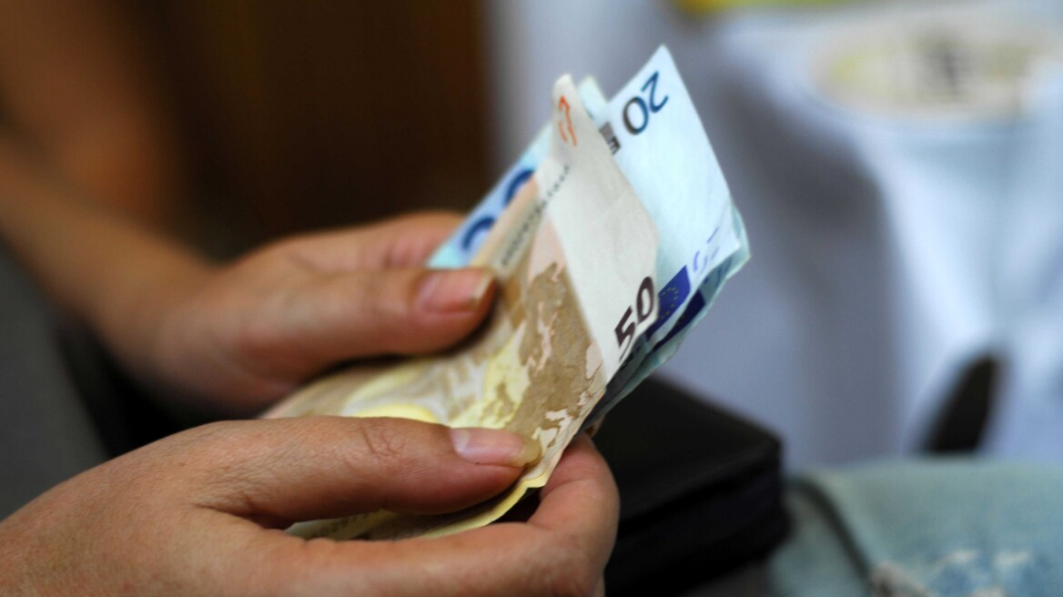 Ασφαλιστικά ταμεία: Κατασχέσεις σε 60.000 λογαριασμούς που έχουν από 2 λεπτά έως 100 €