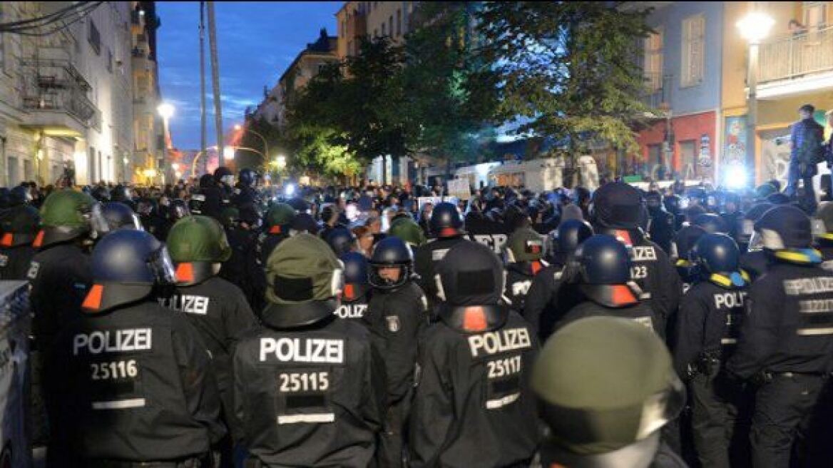 Κόλαση στο Βερολίνο: Συγκρούσεις διαδηλωτών με 123 αστυνομικούς τραυματίες