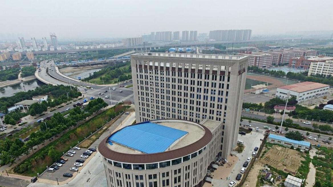 Το μεγαλείο της εκκεντρικότητας: Κτίριο... λεκάνη τουαλέτας στην Κίνα!