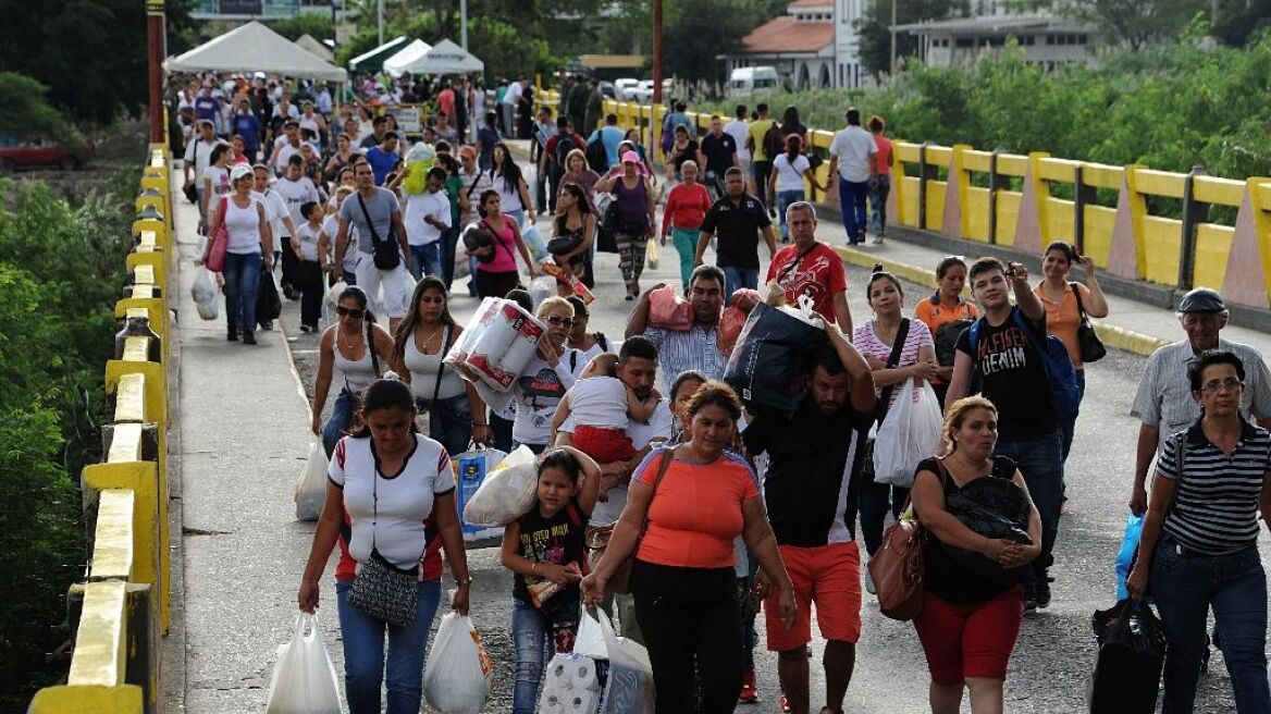 Βενεζουέλα: Με εντολή Μαδούρο ο στρατός θα μοιράζει τα τρόφιμα