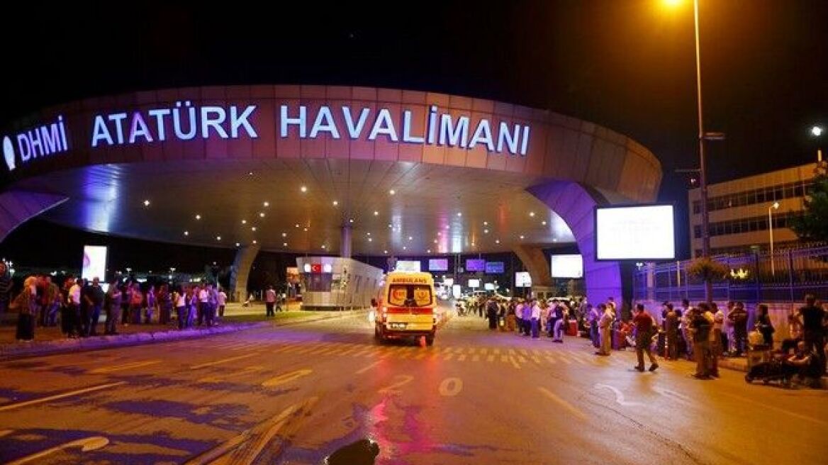 Έλληνες επιβάτες εγκλωβίστηκαν για ώρες στο αεροδρόμιο της Κωνσταντινούπολης 