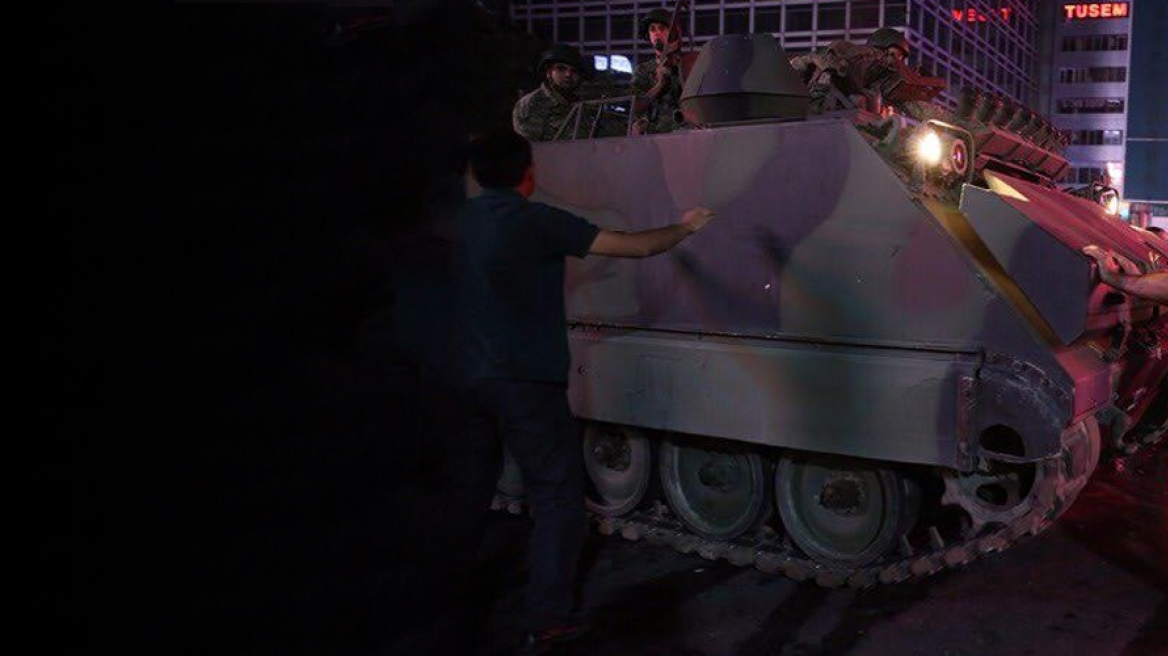Ταραχές στην Τουρκία - Αστυνομία εναντίον στρατού