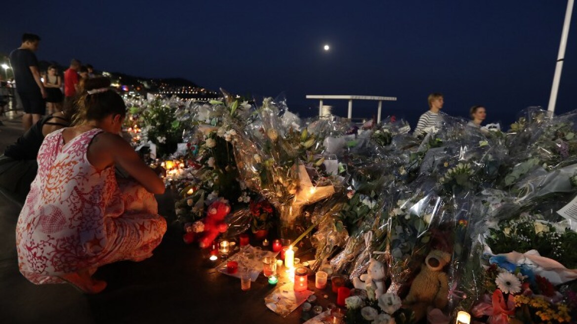Τουλάχιστον οι 38 από τους 84 νεκρούς της επίθεσης στη Νίκαια ήταν ξένοι