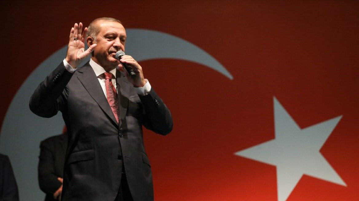 «Παράλογο» να λένε ότι ο Ερντογάν σκηνοθέτησε το πραξικόπημα, δηλώνει ο εκπρόσωπός του