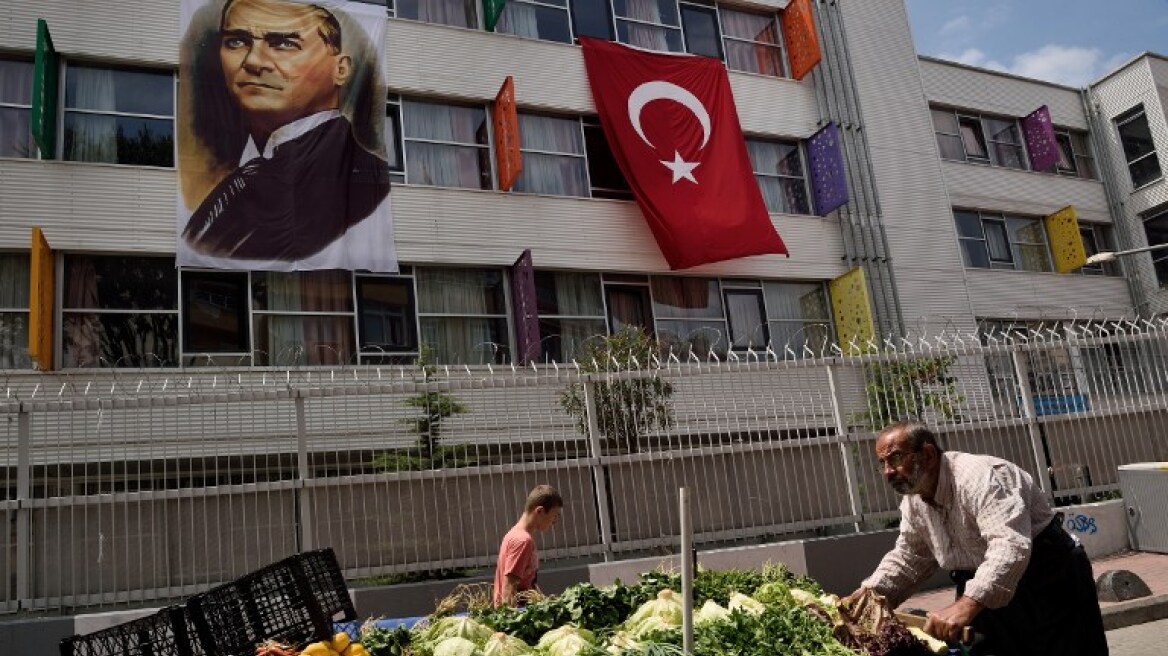 Τουρκία: «Λουκέτο» σε 626 εκπαιδευτικά ιδρύματα
