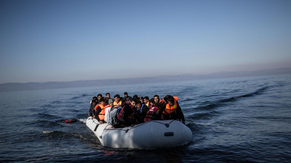Εκατό νέοι μετανάστες έφτασαν σήμερα στη Μυτιλήνη 