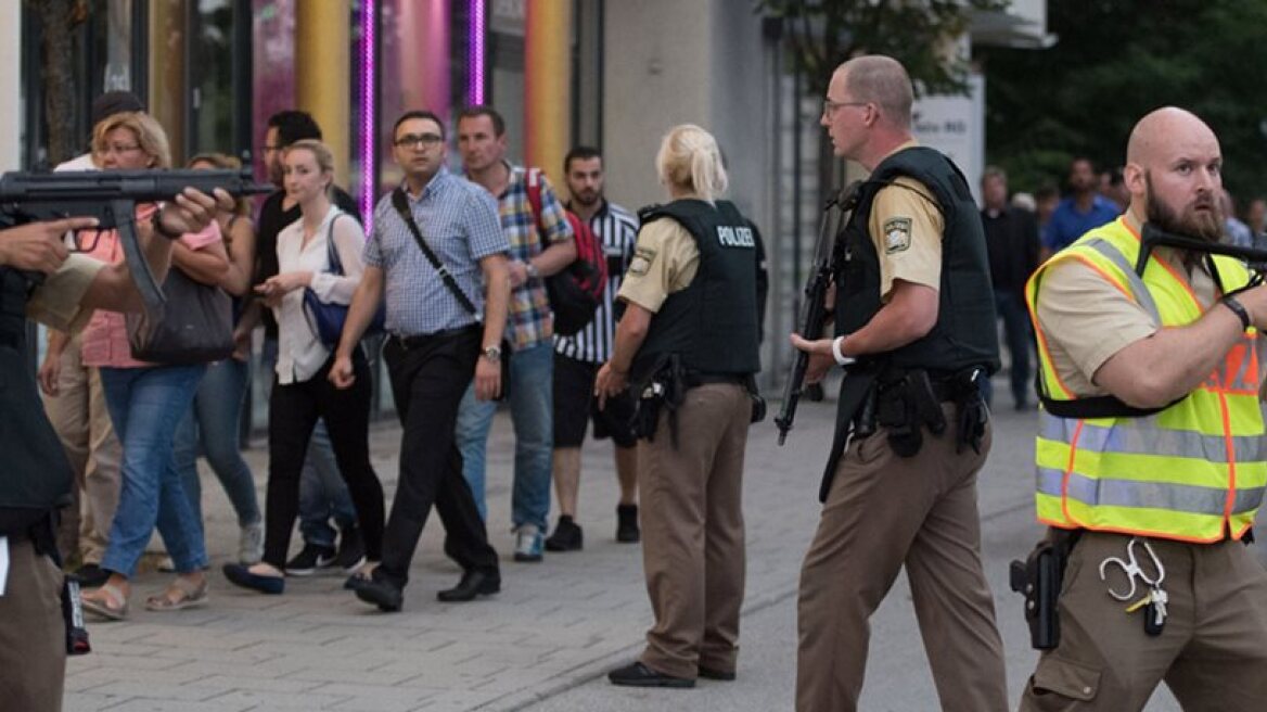 Munich: 18 y.o gunman kills nine people before killing himself (photos+videos)
