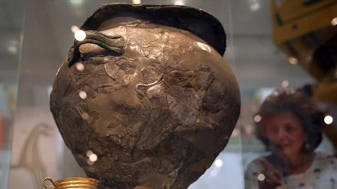Mycenaean ‘Battle Krater’ on public display for the first time (photo+video)