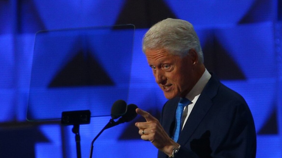 Ο Μπιλ Κλίντον πλέκει το εγκώμιο της Χίλαρι, της «καλύτερης φίλης του»