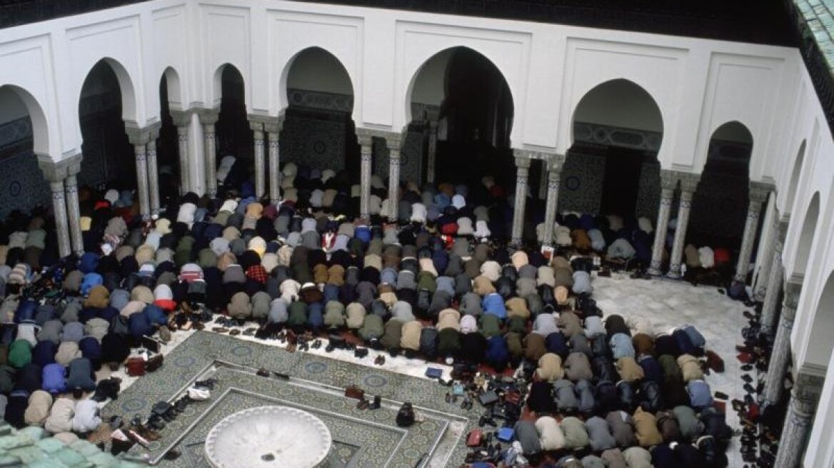 Γαλλία: «Μουσουλμάνοι πηγαίνετε στις εκκλησίες και δείξτε τη συμπόνια σας στους χριστιανούς»