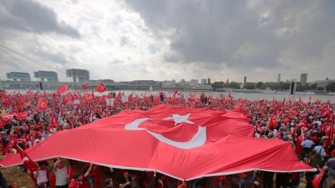 Ανεβαίνει το «θερμόμετρο» στις σχέσεις Τουρκίας-Γερμανίας
