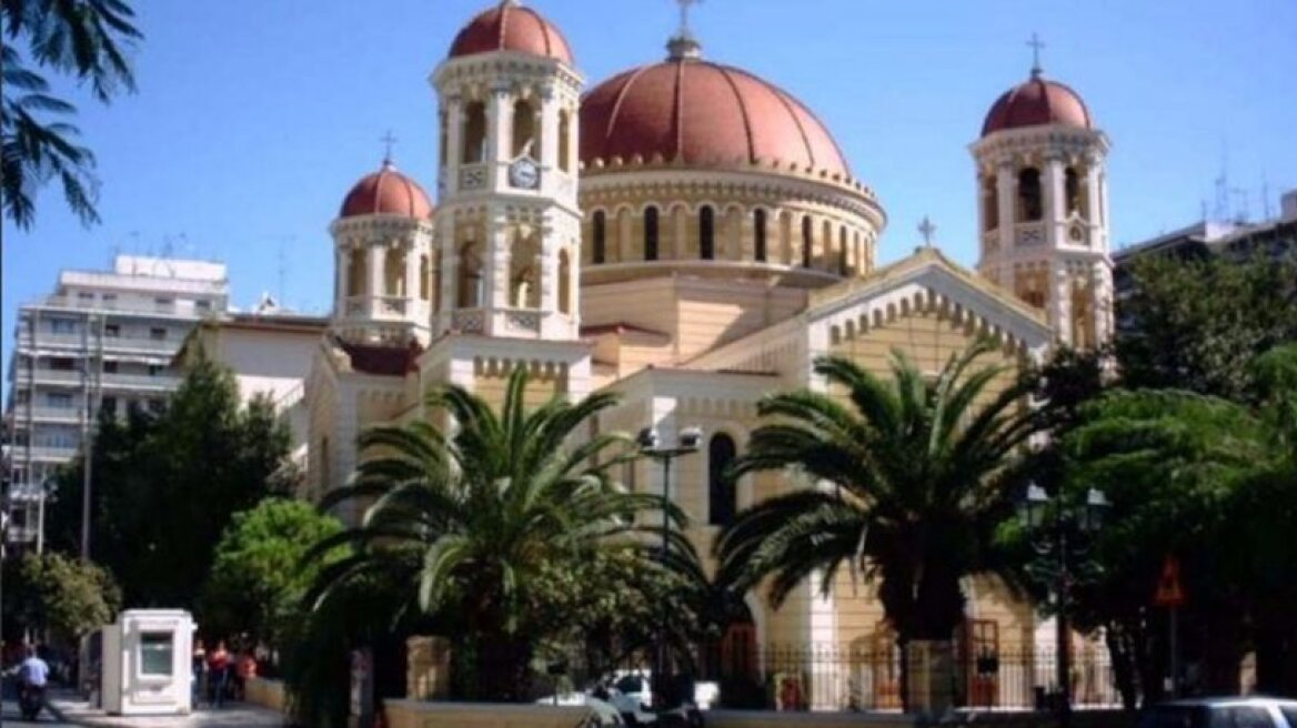 Extreme anti-authoritarian group bursts into Thessaloniki Church interrupting liturgy