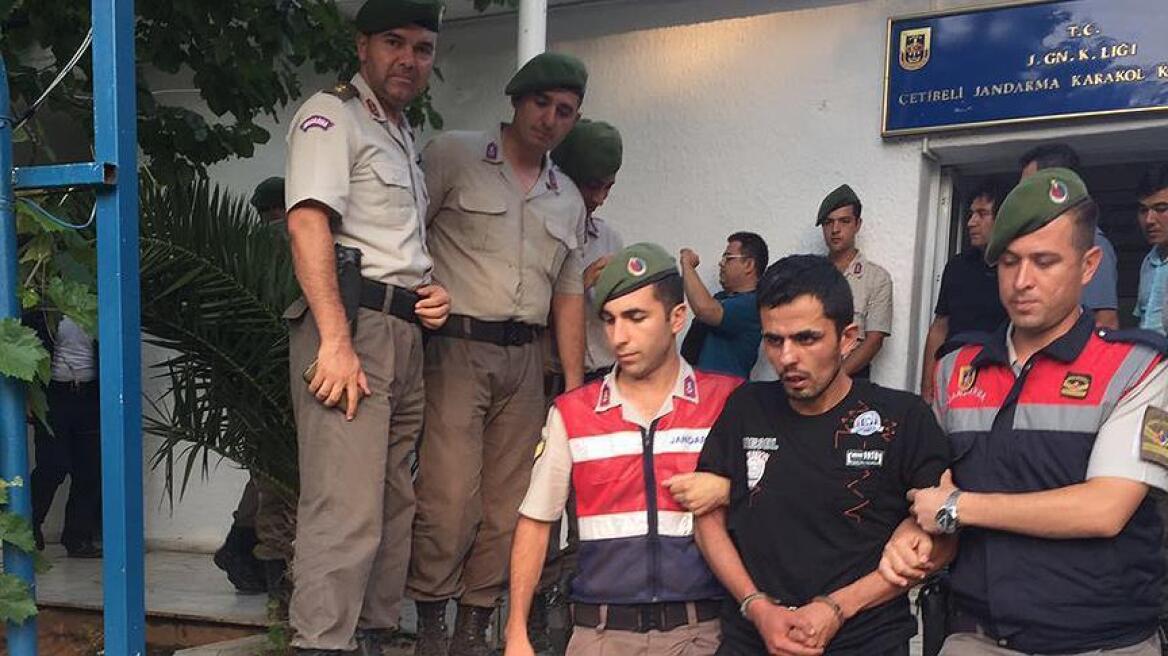 Τουρκία: Χειροπέδες σε 11 κομάντο που πήγαν να συλλάβουν τον Ερντογάν 