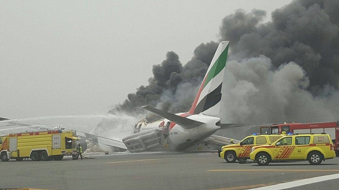 Βίντεο - σοκ: H αναγκαστική προσγείωση του φλεγόμενου αεροσκάφους της Emirates