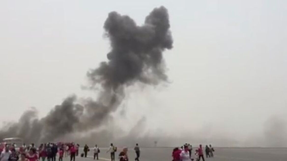 Emirates: Σκηνές αλλοφροσύνης πριν και μετά την έκρηξη του αεροσκάφους 